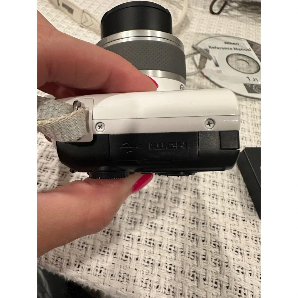 Nikon 1 J1 Mirrorless Camera White 10-30mm Lens Bundle Digicam Y2K Turns On Work